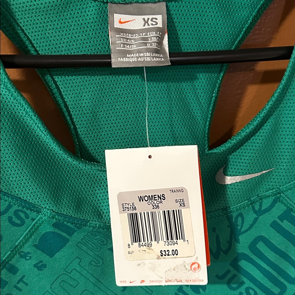 NWT Nike Green Trainer Tank Top Just Do It Women’s XS - Picture 4 of 5